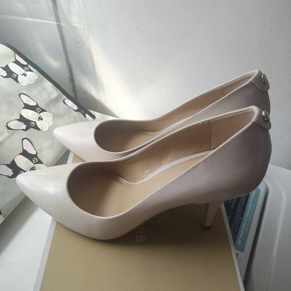 Elegant Cream Heels Michaels Kors